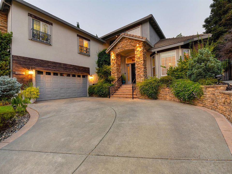 1st image of 2415 Saint Andrews Dr