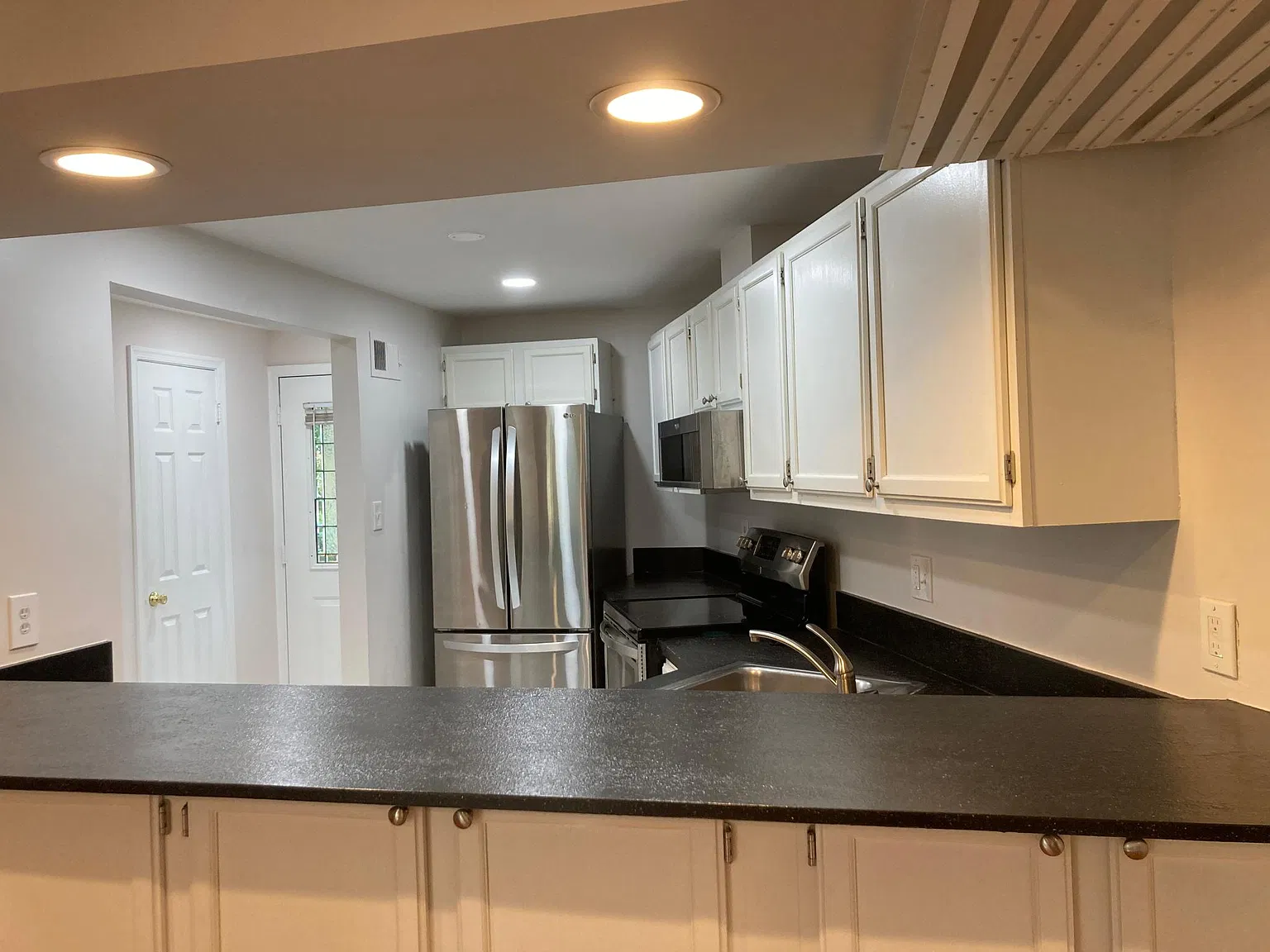 2 bed, 2.5 bath, 1224 sqft, $2,900 — Photo 4