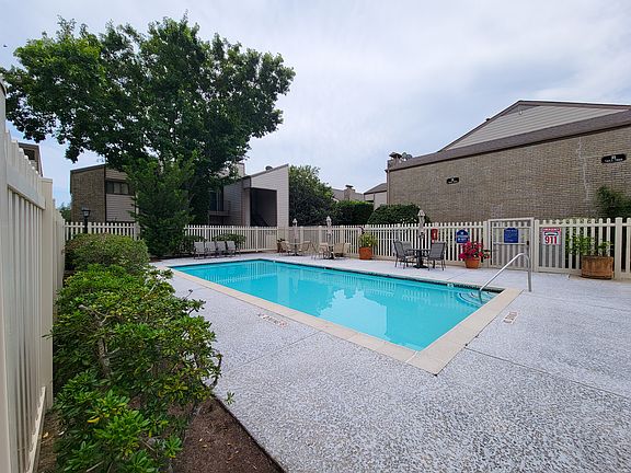 2nd image of 7119 N Holiday Dr #7119
