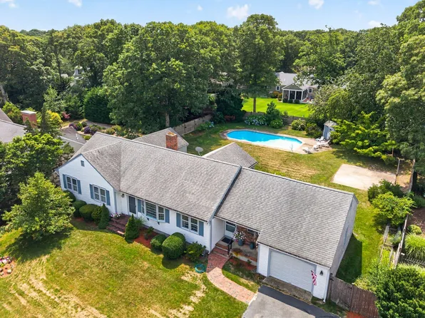 21 Clearview Dr, South Dennis, MA 02660