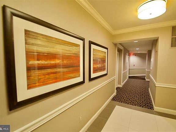 4th image of 1625 International Dr Unit 212