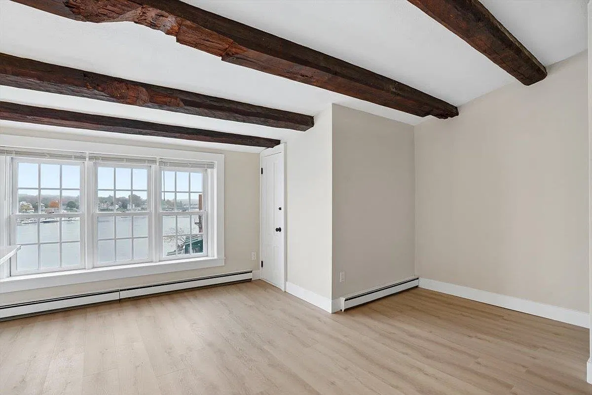 2 bed, 1.0 bath, 869 sqft, $4,200 — Photo 3