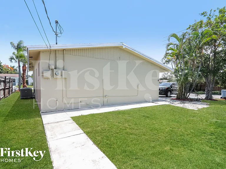 4900 NW 3rd Ave — Photo 15