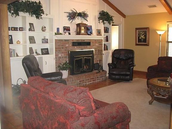 5th image of 2202 Crestline Dr
