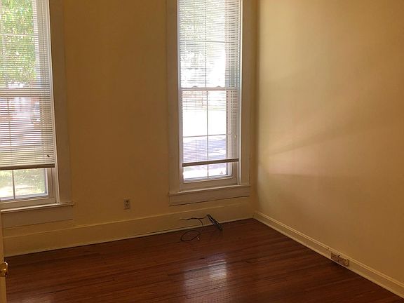 4th image of 3033 Wirth Ave