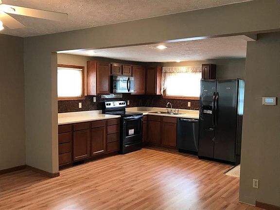 5th image of 514 W Virginia Cres
