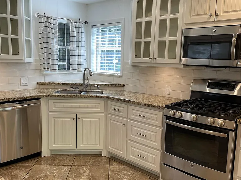 1204 Apache Dr — Photo 8