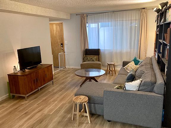 4th image of 288 S Oak Knoll Ave APT 6
