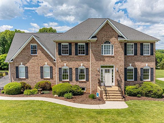 2nd image of 1072 Sandbury Ct
