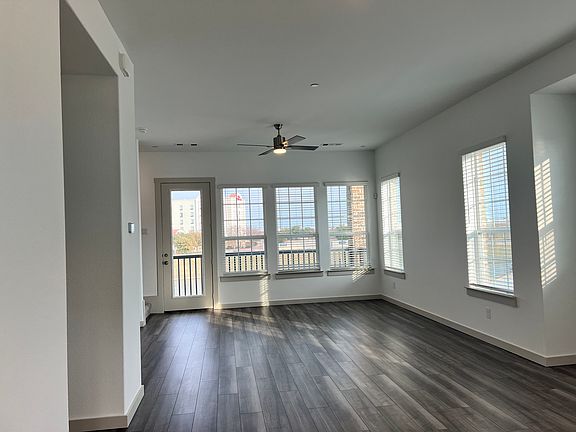 3rd image of 2730 Levee Ln