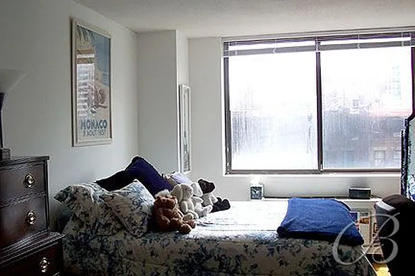 Rented by Bellmarc Realty | media 8
