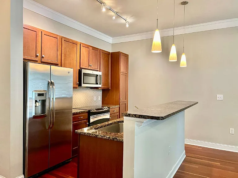 2810 Selwyn Ave #111 — Photo 12