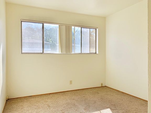 5th image of 47 Alan Ct APT C