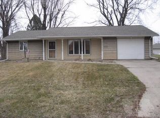 1203 6th St, Hull, IA 51239