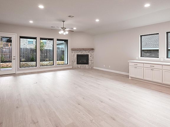 3rd image of 2228 Sur Avenue