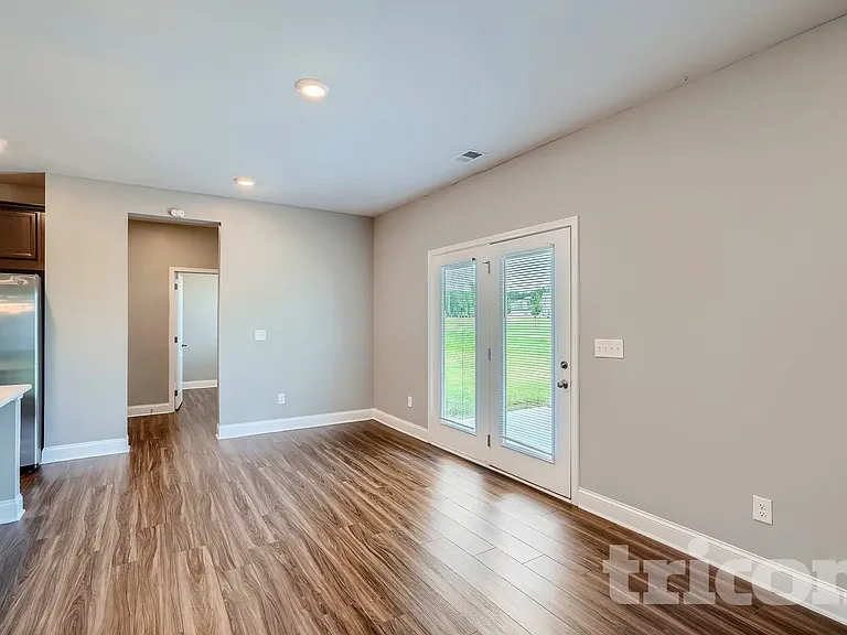 173 Cattail Ln — Photo 2