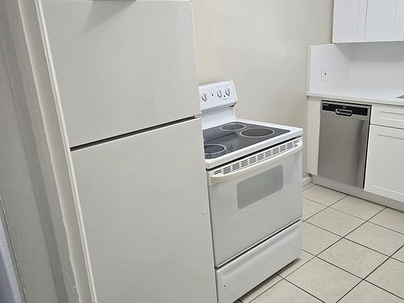 3rd image of 1 S Herbert Ave #413