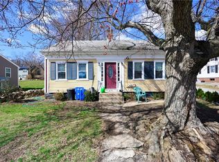 196 Simmonsville Ave, Johnston, RI 02919