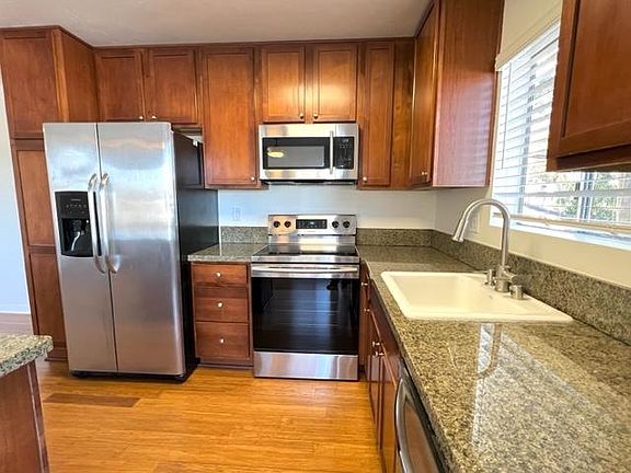 2nd image of 2015 Robinson Ave APT 3