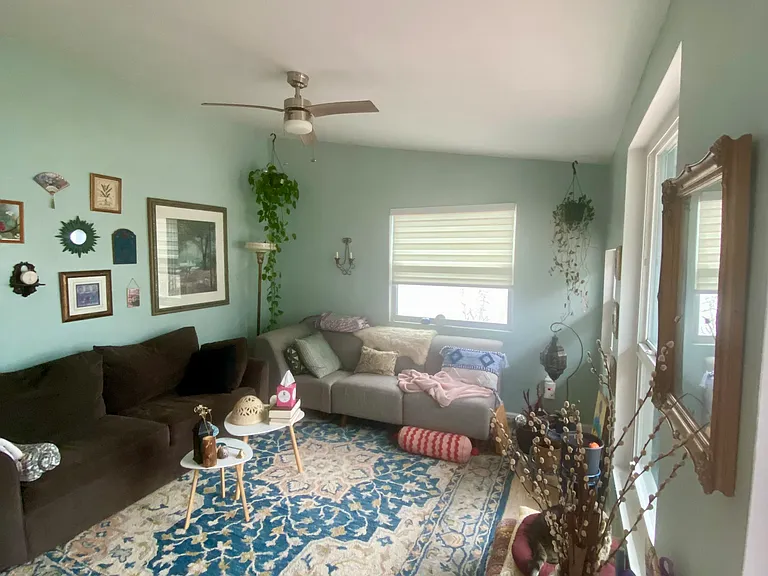 massive bonus room for flexible layout