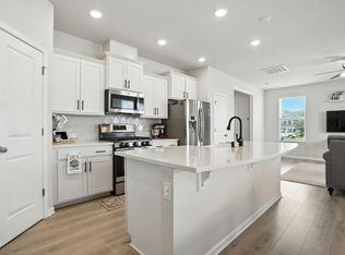 696 Crestdale Dr, Clayton, NC 27520