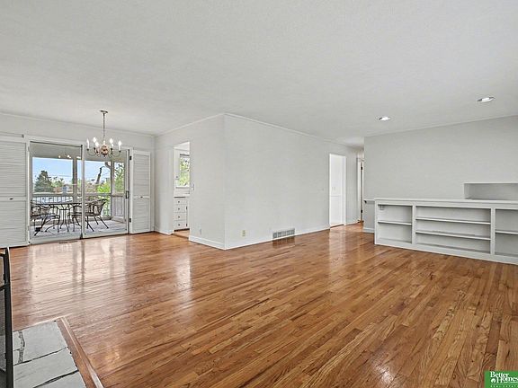 3rd image of 12117 Shirley St