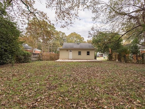 5th image of 208 Bradley Dr