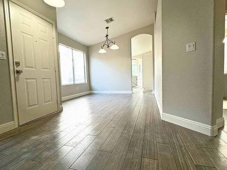 3740 Alliance St — Photo 5