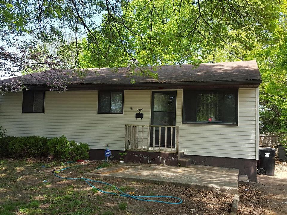 1st image of 209 McAlpine Dr