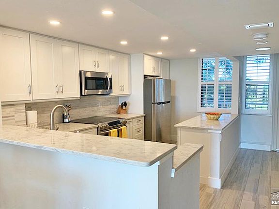 4th image of 440 Seaview Ct #6100