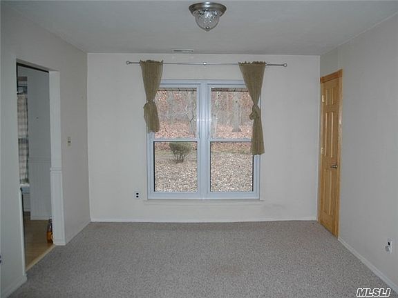 4th image of 12 Beech Ct #12