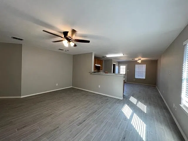 4 bed, 1748 sqft, $1,825 — Photo 2