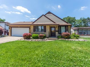 10 N Maple Ct, Addison, IL 60101