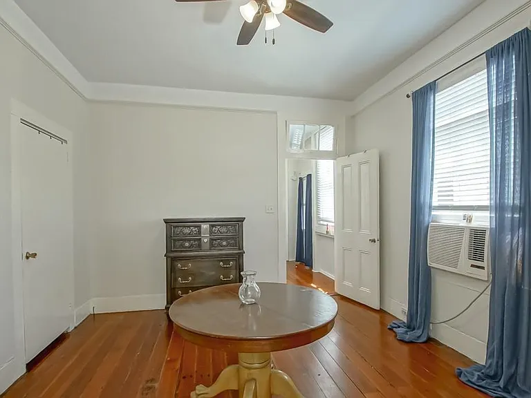 2415 Chippewa St — Photo 11