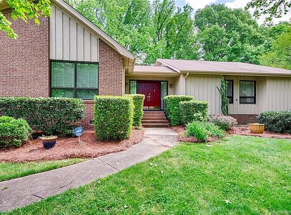 2nd image of 908 Havel Ct