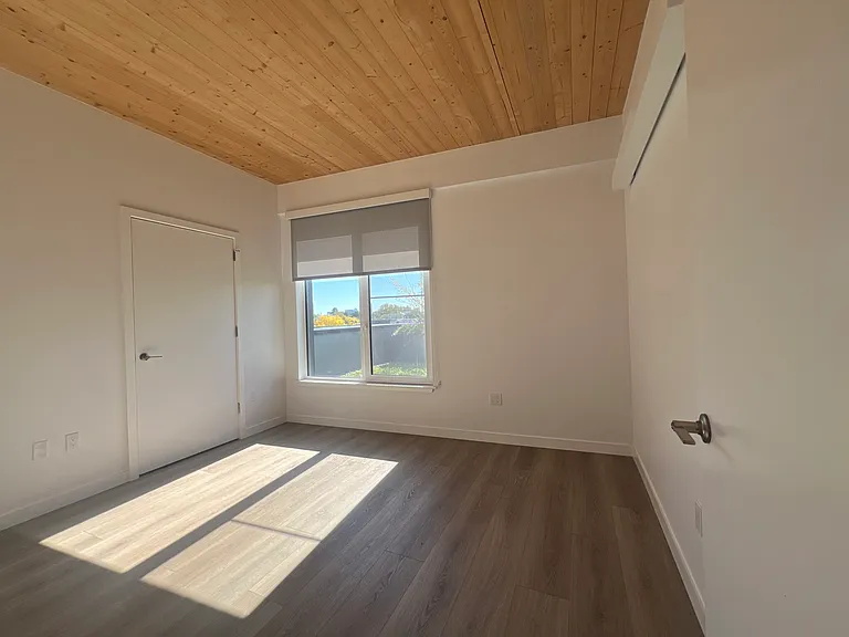 154 Broadway #408 — Photo 6