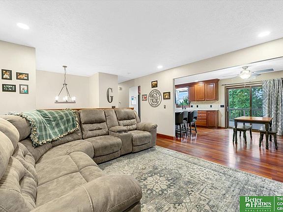 5th image of 11225 Erskine St