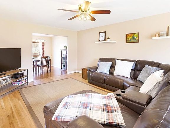 4th image of 23568 Stoneybrook Dr