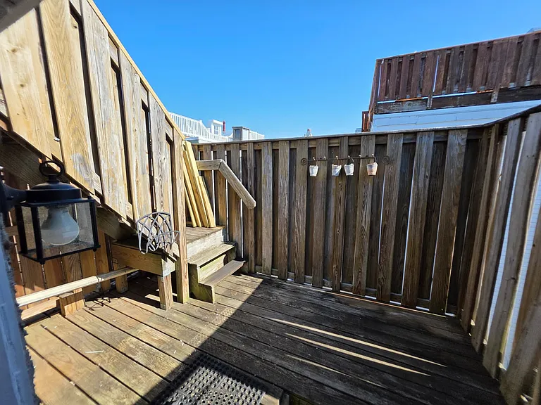 739 Clymer St — Photo 20