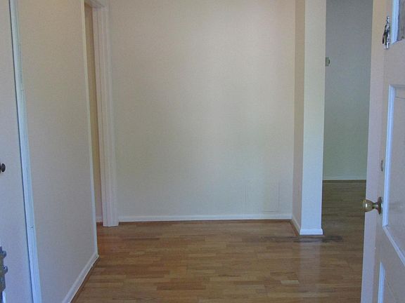 2nd image of 10624 Kenilworth Ave APT 1