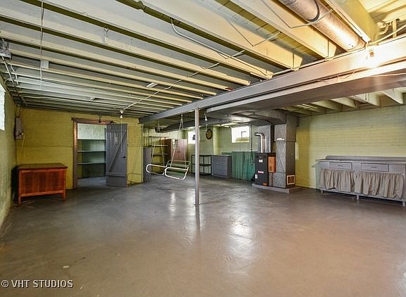 5th image of 9555 S Maplewood Ave