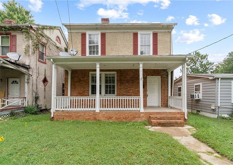 1st image of 23 E 31st St