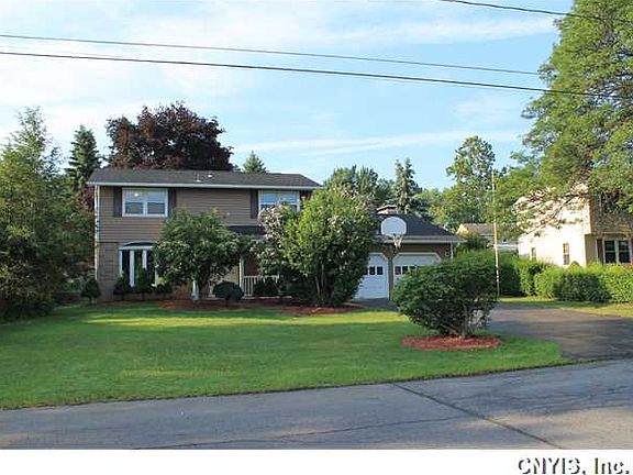 3rd image of 404 Blueberry Ln