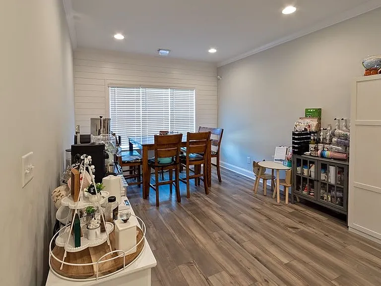 146 Lenore Ct — Photo 12