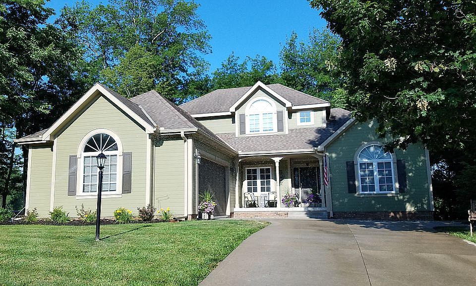 1st image of 3302 W Devonshire Dr