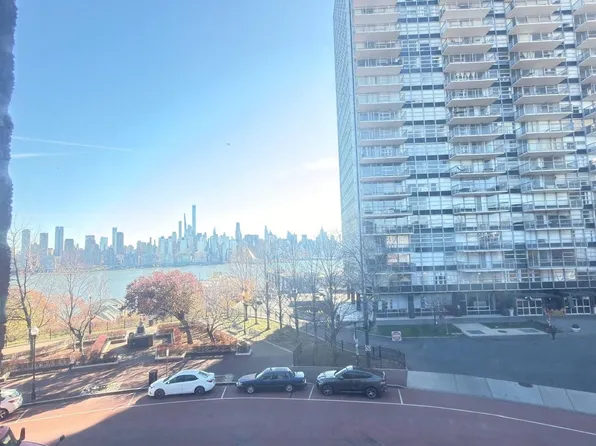 6051 Boulevard East image 11 of 12