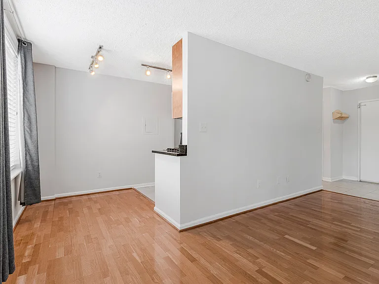 1730 Arlington Blvd — Photo 13