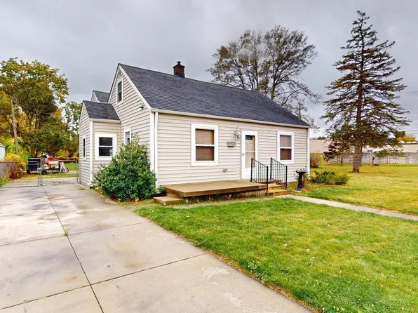 17914 Birmingham St, Roseville, MI 48066