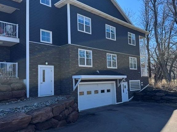 4th image of 29 Stratford Rd #208