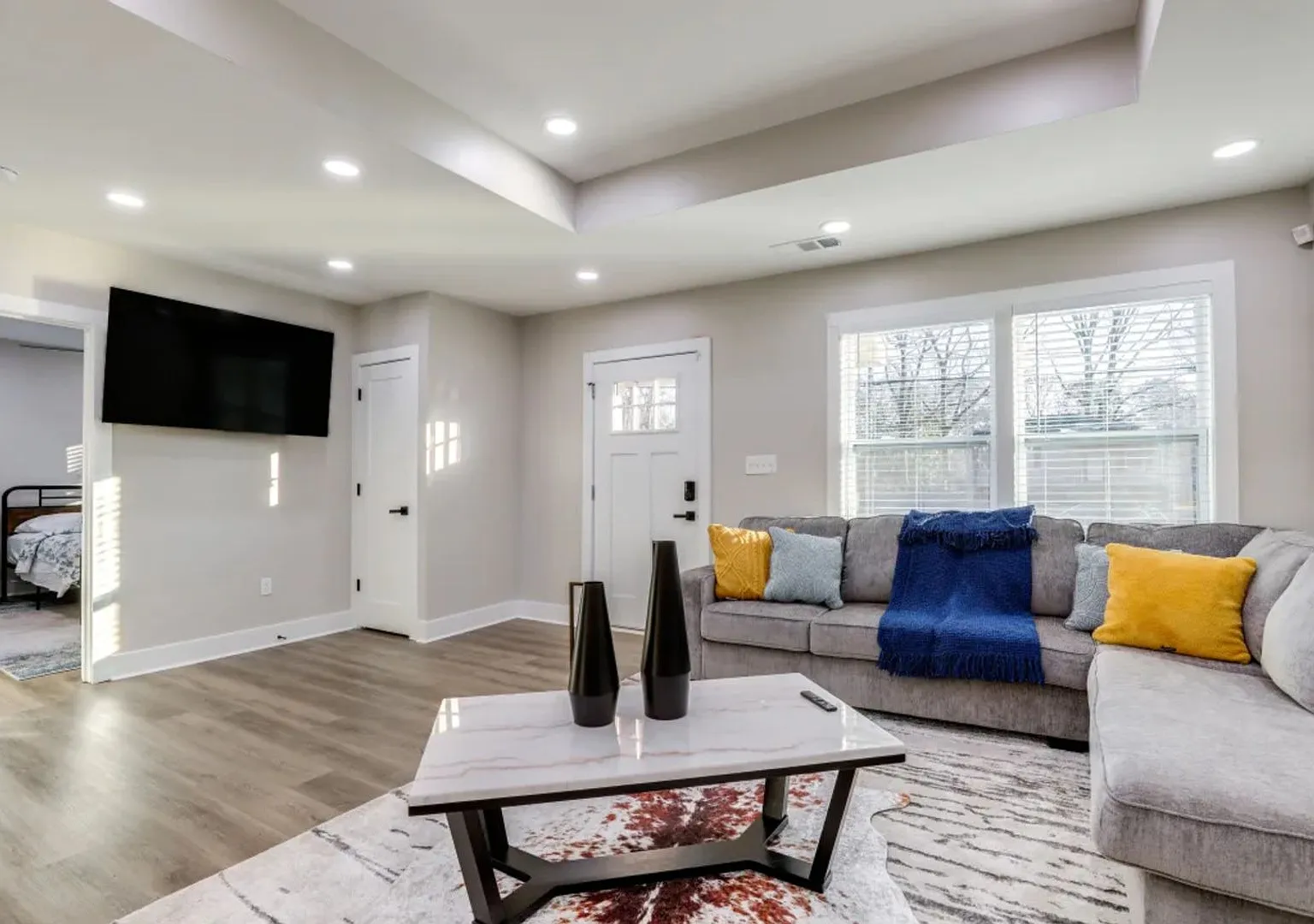 Chic 3B2B WestEnd Ranch Style Home. — Photo 1